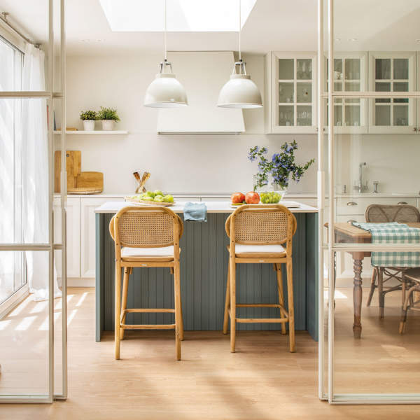Adiós azulejos: la tendencia de cocinas modernas que está arrasando 