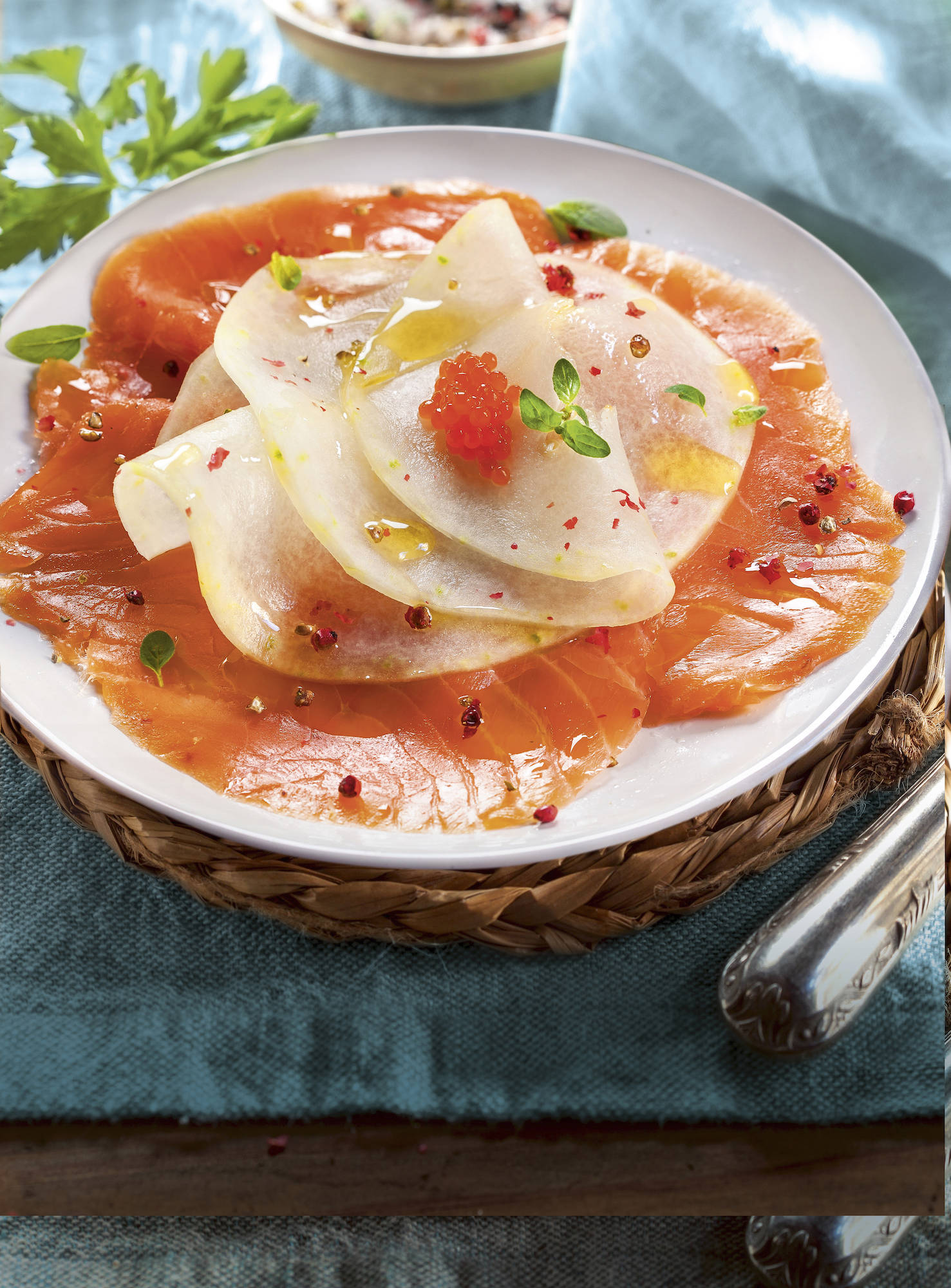 Carpaccio de salmón con melón.