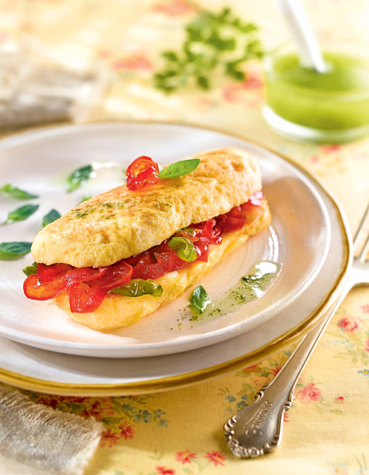 Tortilla rellena de pimientos. 