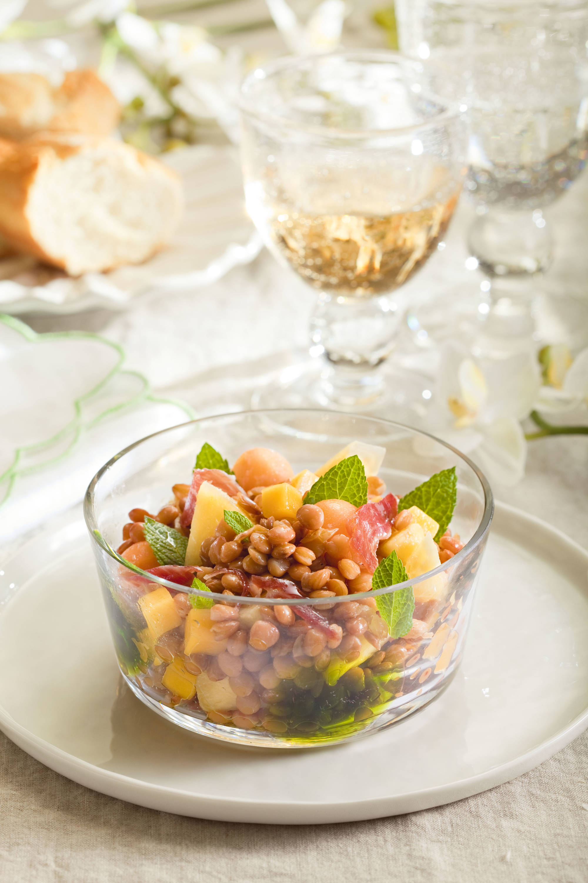 Ensalada de lentejas con fruta.