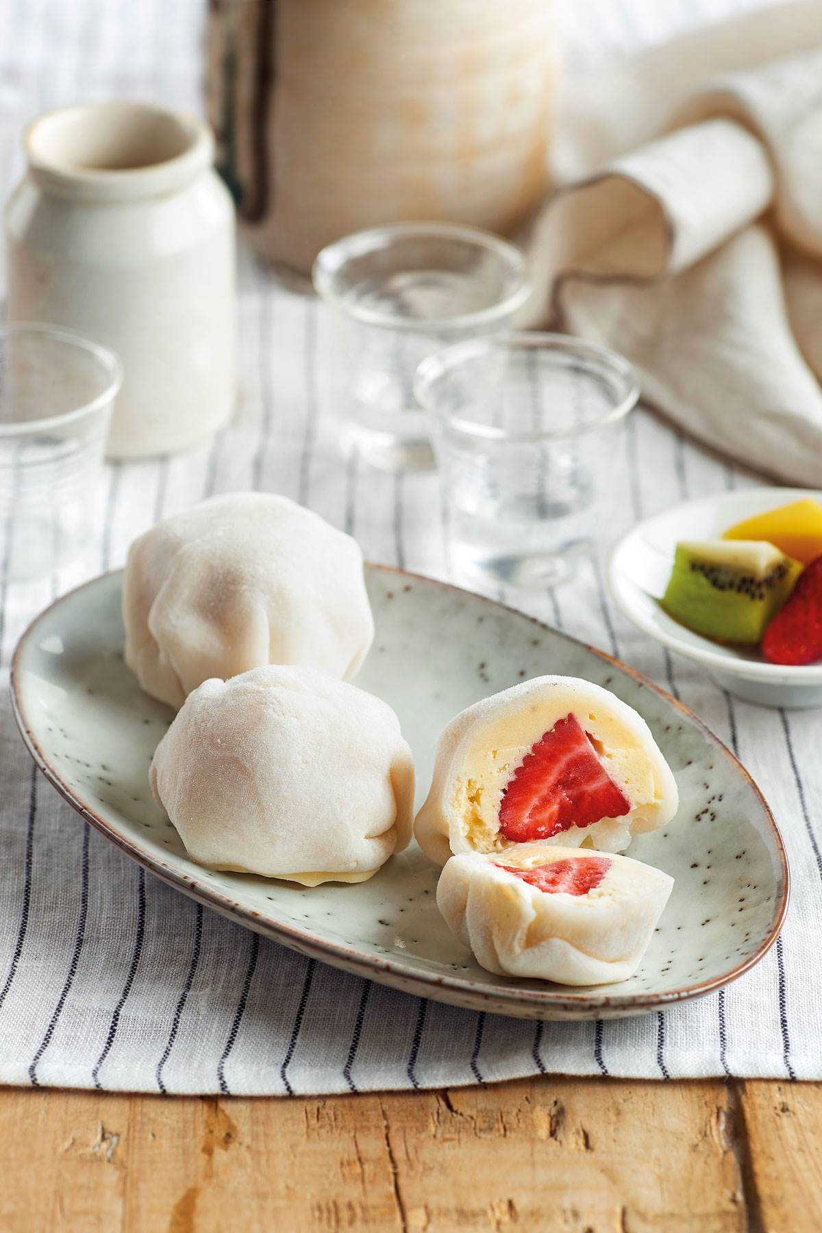 Receta de mochi de fresas, kiwi y mango. 