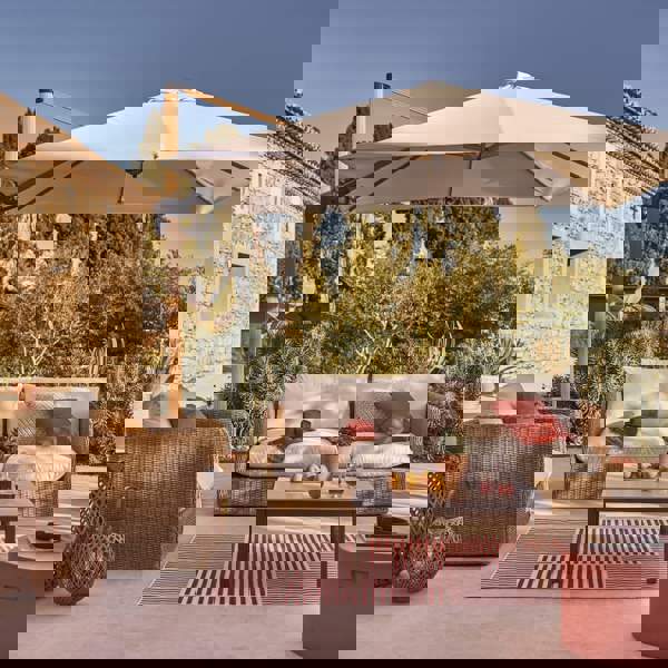 Este accesorio top ventas de Maisons du Monde Francia es la solución para tener sombra en la terraza o jardín (y tiene más del 50% de descuento)