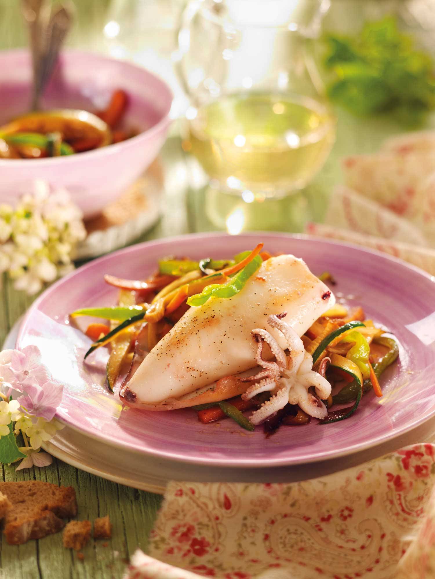 Receta saludable: calamar con verduras. 
