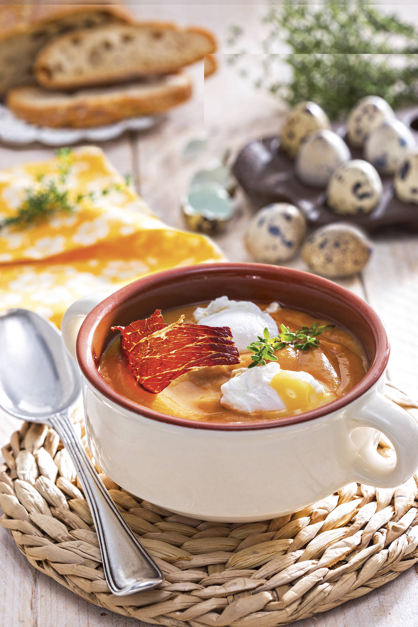 Sopa de ajo en crema.
