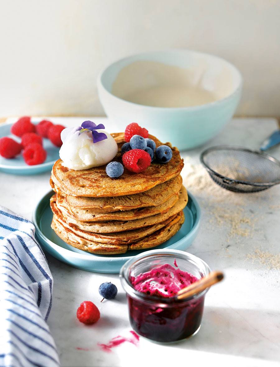 Comida saludable: receta de pancakes saludables con frutos rojos 